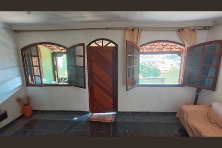 Sala de casa à venda com 2 quartos, 83m² em Goiânia, Belo Horizonte