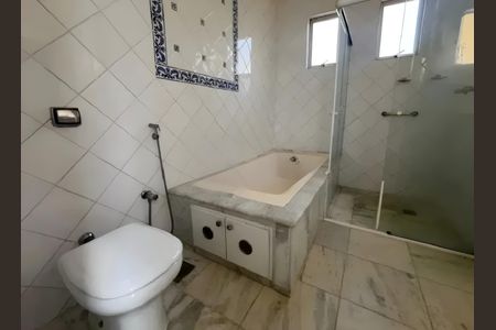 Banheiro de casa para alugar com 4 quartos, 583m² em São Bento, Belo Horizonte