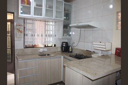 Cozinha de casa à venda com 3 quartos, 180m² em Costa E Silva, Porto Alegre