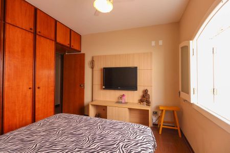 Casa à venda com 4 quartos, 407m² em Buritis, Belo Horizonte