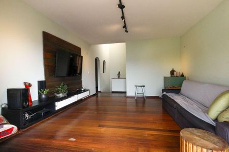 Casa à venda com 4 quartos, 407m² em Buritis, Belo Horizonte