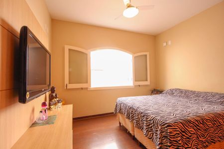 Casa à venda com 4 quartos, 407m² em Buritis, Belo Horizonte