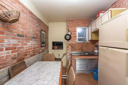 Cozinha de casa para alugar com 3 quartos, 300m² em Partenon, Porto Alegre