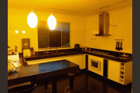 Cozinha de casa de condomínio à venda com 5 quartos, 350m² em Condados da Lagoa, Lagoa Santa