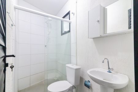 Banheiro de kitnet/studio para alugar com 1 quarto, 32m² em Jardim Ester, São Paulo