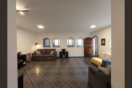 Casa à venda com 3 quartos, 124m² em Vila Ema, São Paulo