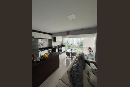 Sala de casa de condomínio para alugar com 2 quartos, 69m² em Alphaville Empresarial, Barueri