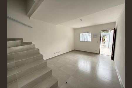 Foto 04 de casa à venda com 2 quartos, 74m² em Jardim Maria Duarte, São Paulo