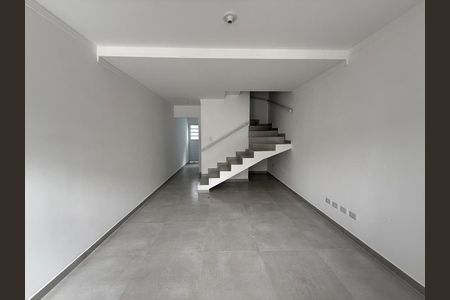 Foto 02 de casa à venda com 2 quartos, 74m² em Jardim Maria Duarte, São Paulo