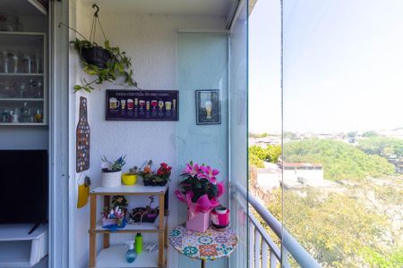 Sacada da Sala de apartamento à venda com 3 quartos, 60m² em Jardim Guairaca, São Paulo