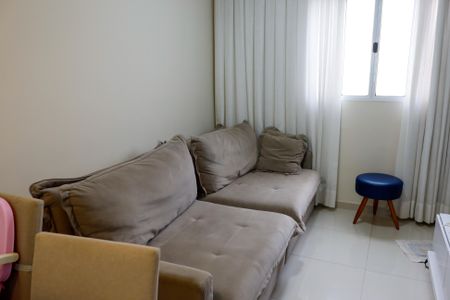 Sala de casa de condomínio à venda com 2 quartos, 58m² em Santa Maria, Osasco