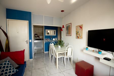 Sala de apartamento para alugar com 2 quartos, 82m² em Rocha, São Gonçalo