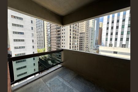 Sacada de apartamento à venda com 1 quarto, 65m² em Alphaville Industrial, Barueri