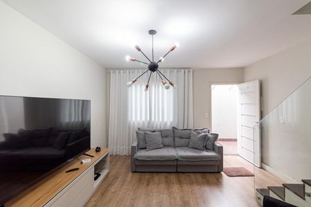 Sala de casa de condomínio à venda com 2 quartos, 110m² em Parada Xv de Novembro, São Paulo