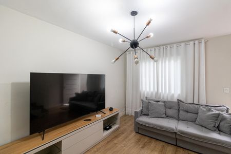 Sala de casa de condomínio à venda com 2 quartos, 110m² em Parada Xv de Novembro, São Paulo