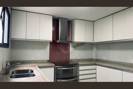 Casa à venda com 3 quartos, 178m² em Rio Pequeno, São Paulo