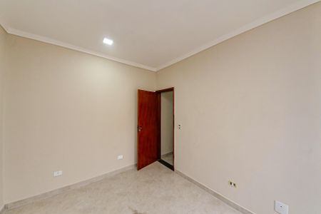 Quarto 1 de casa para alugar com 2 quartos, 67m² em São Lucas, São Paulo