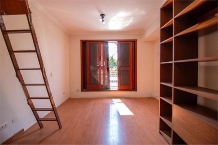 Casa à venda com 3 quartos, 214m² em Santo Amaro, São Paulo