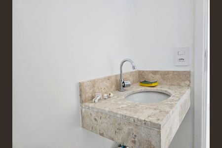 Banheiro Social de kitnet/studio para alugar com 1 quarto, 33m² em Vila Galvão, Guarulhos