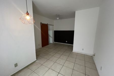 Sala de apartamento à venda com 2 quartos, 95m² em Jardim Guanabara, Rio de Janeiro