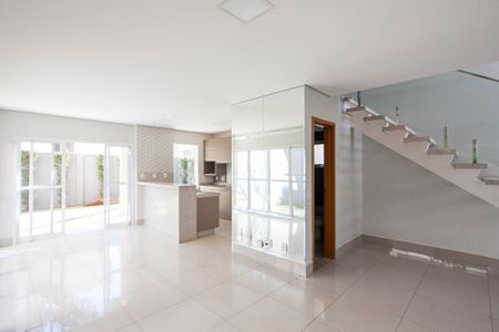 Sala de casa de condomínio para alugar com 3 quartos, 170m² em Granja Marileusa, Uberlândia