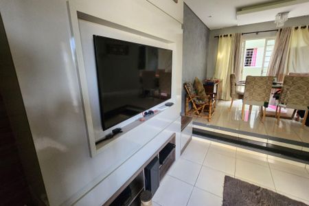 Sala de casa para alugar com 3 quartos, 140m² em Nucleo Santa Isabel, Hortolândia
