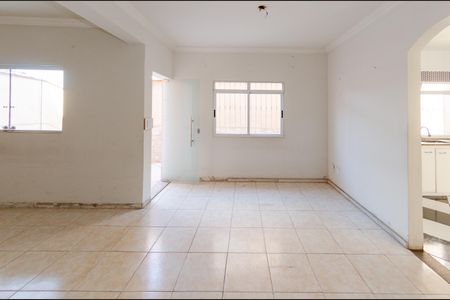 Sala de casa à venda com 3 quartos, 200m² em Nova Cintra, Belo Horizonte