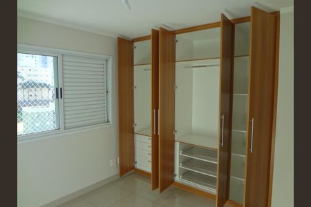 Suíte de apartamento para alugar com 4 quartos, 135m² em Mansões Santo Antônio, Campinas