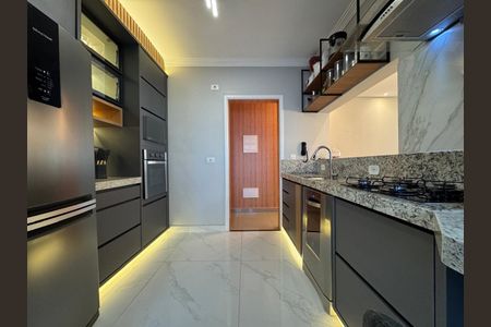 Cozinha de apartamento à venda com 2 quartos, 86m² em Jardim Las Vegas, São Paulo