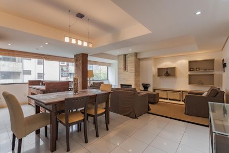 Sala de apartamento para alugar com 2 quartos, 137m² em Petrópolis, Porto Alegre