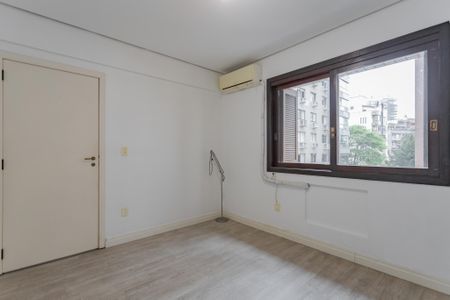 Quarto de apartamento para alugar com 2 quartos, 137m² em Petrópolis, Porto Alegre