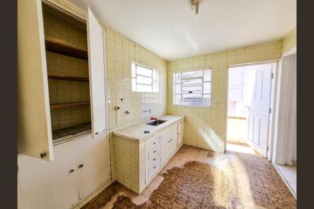 Casa à venda com 5 quartos, 260m² em Vila Indiana, São Paulo