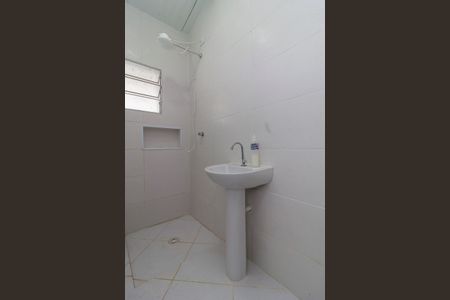 Banheiro de casa para alugar com 1 quarto, 35m² em Jardim Mirante, São Paulo