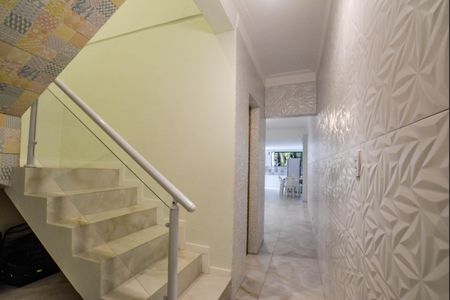 Escada de casa à venda com 3 quartos, 168m² em Vila Progresso, Santo André