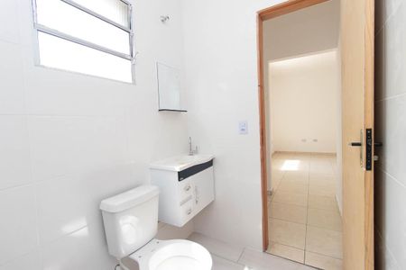 Banheiro Social de apartamento para alugar com 1 quarto, 50m² em Jardim Palmira, São Paulo