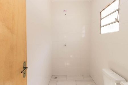 Banheiro de apartamento para alugar com 1 quarto, 50m² em Jardim Palmira, São Paulo