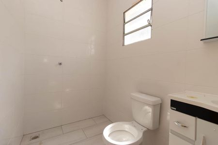 Banheiro de apartamento para alugar com 1 quarto, 50m² em Jardim Palmira, São Paulo