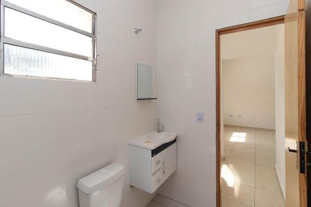 Banheiro de apartamento para alugar com 1 quarto, 50m² em Jardim Palmira, São Paulo