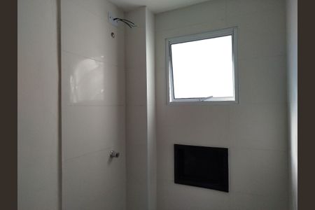 Banheiro de kitnet/studio à venda com 1 quarto, 30m² em Vila Carrão, São Paulo