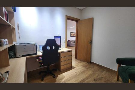 Escritório de casa à venda com 4 quartos, 384m² em Santa Cruz Industrial, Contagem