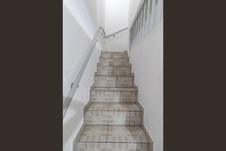 Escada de casa para alugar com 3 quartos, 120m² em Vila Ré, São Paulo