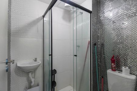 Banheiro Social de kitnet/studio à venda com 1 quarto, 20m² em Vila Santa Clara, São Paulo