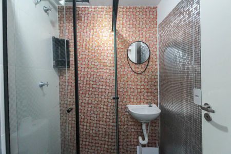 Banheiro de kitnet/studio à venda com 1 quarto, 20m² em Vila Santa Clara, São Paulo