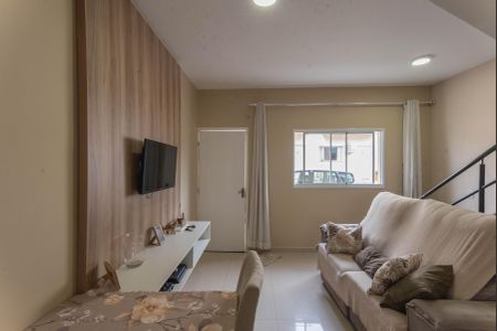 Sala de casa de condomínio à venda com 2 quartos, 80m² em Jardim Amoreiras, Campinas