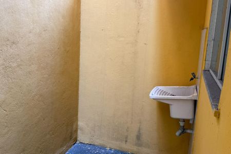 Área de Serviço de casa para alugar com 2 quartos, 70m² em Engenho do Porto, Duque de Caxias