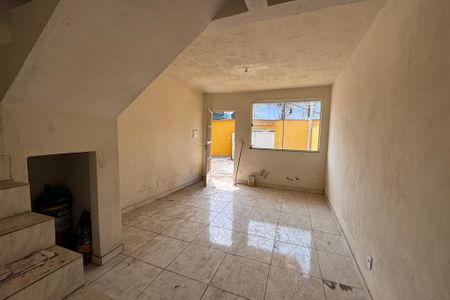 Sala de casa para alugar com 2 quartos, 70m² em Engenho do Porto, Duque de Caxias
