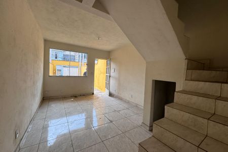 Sala de casa para alugar com 2 quartos, 71m² em Engenho do Porto, Duque de Caxias