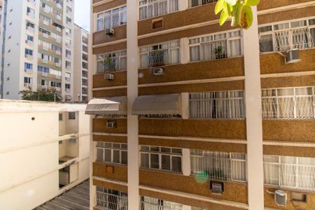 Vista da Sala de apartamento à venda com 2 quartos, 75m² em Icaraí, Niterói