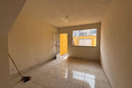Sala de casa para alugar com 2 quartos, 71m² em Engenho do Porto, Duque de Caxias