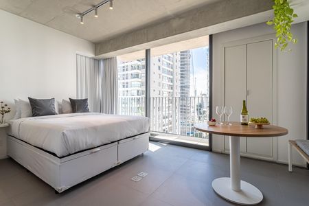 Studio de kitnet/studio para alugar com 1 quarto, 30m² em Jardim das Bandeiras, São Paulo